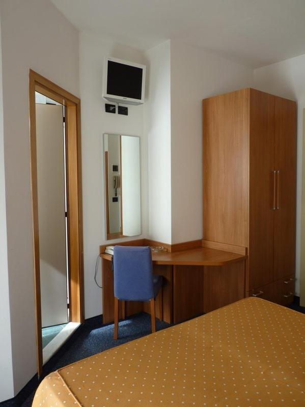 Hotel Gambrinus Lido di Jesolo Bagian luar foto