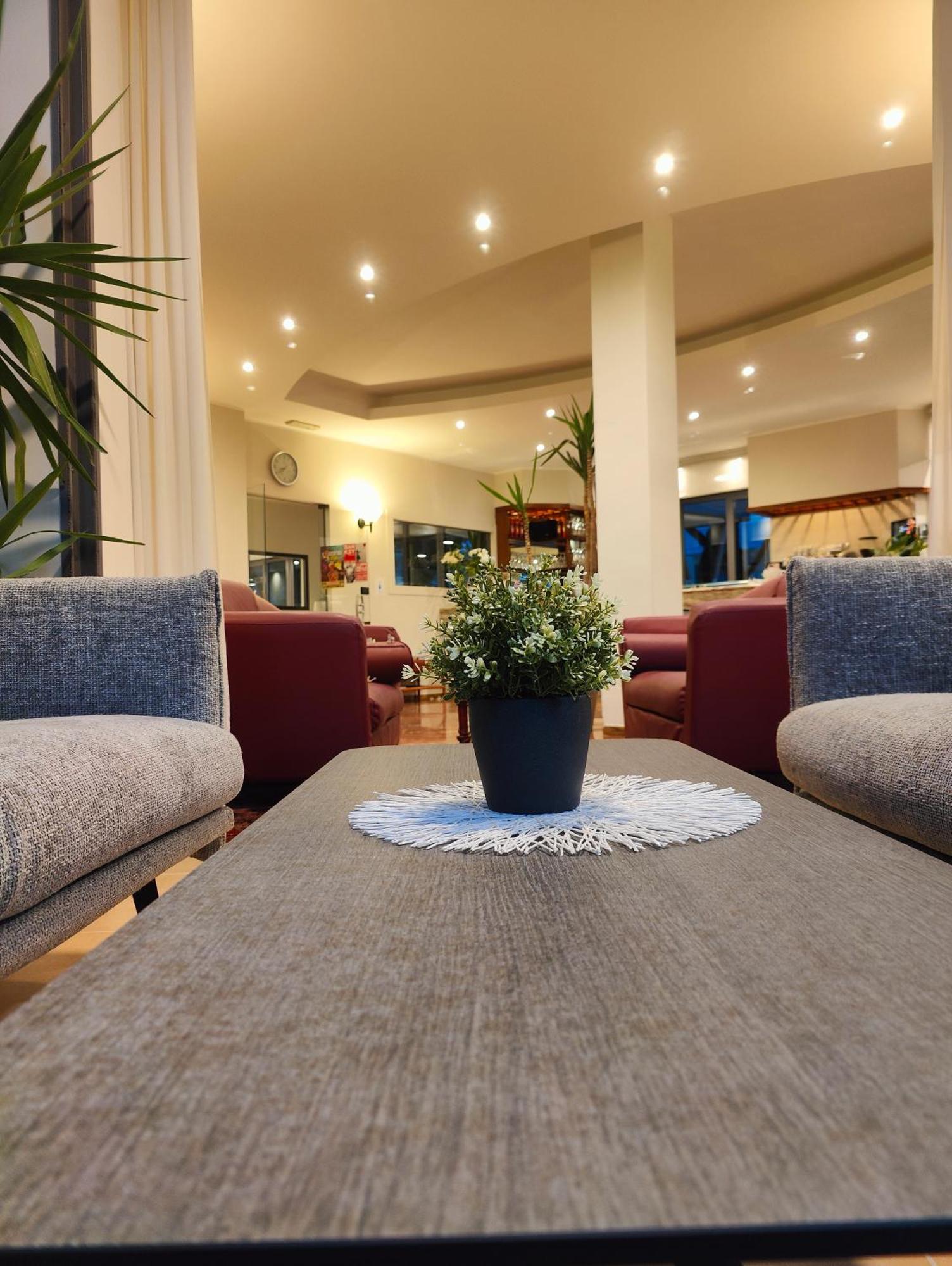Hotel Gambrinus Lido di Jesolo Bagian luar foto