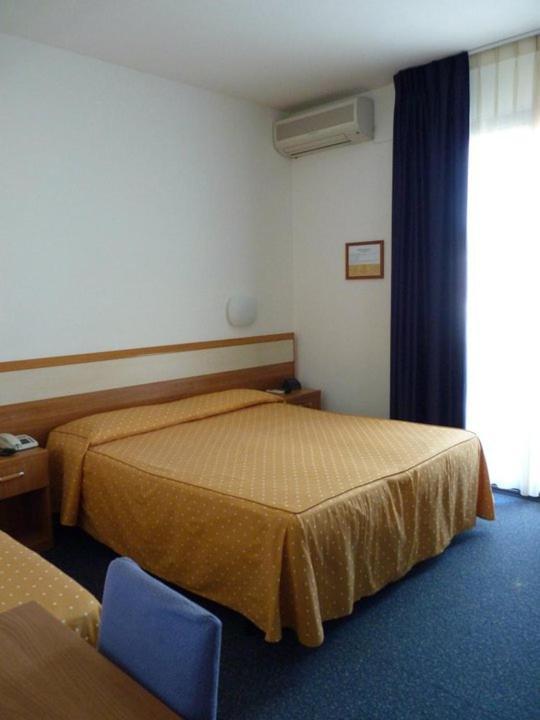 Hotel Gambrinus Lido di Jesolo Ruang foto