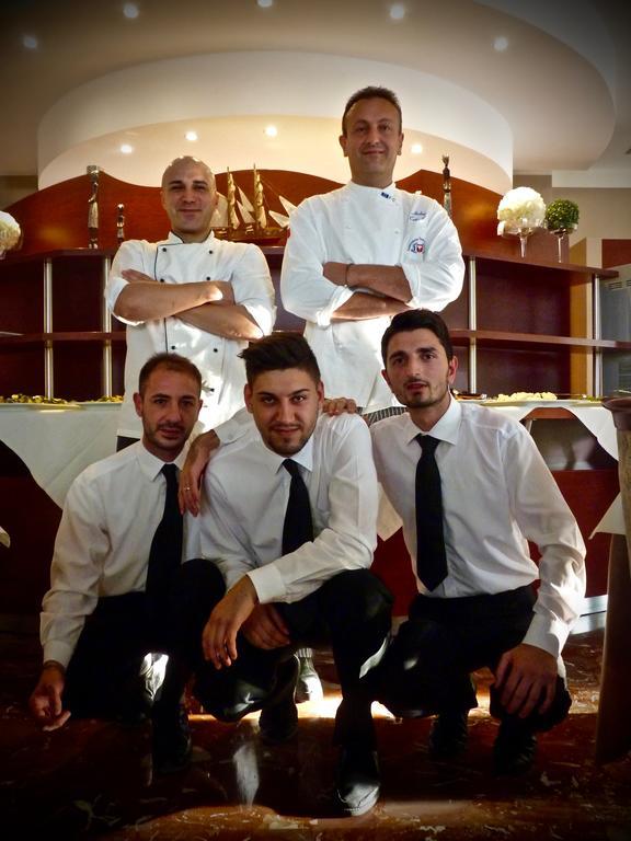 Hotel Gambrinus Lido di Jesolo Bagian luar foto